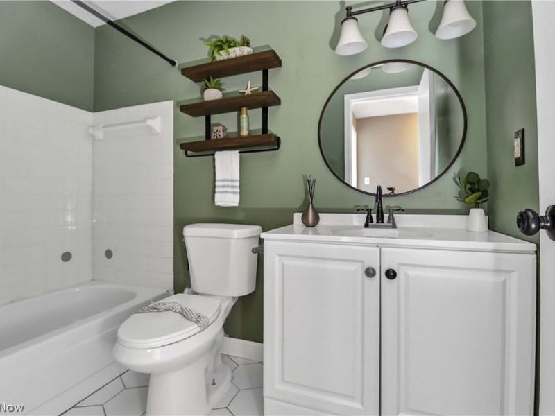 26179 Raintree Boulevard , Unit D8, Olmsted Falls, OH 44138 Photo 23