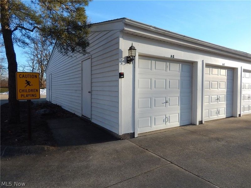 26179 Raintree Boulevard , Unit D8, Olmsted Falls, OH 44138 Photo 32