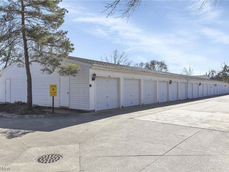 26179 Raintree Boulevard , Unit D8, Olmsted Falls, OH 44138 Photo 33