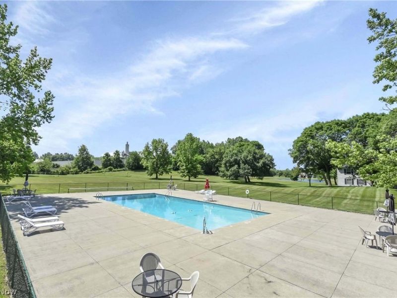 26179 Raintree Boulevard , Unit D8, Olmsted Falls, OH 44138 Photo 35