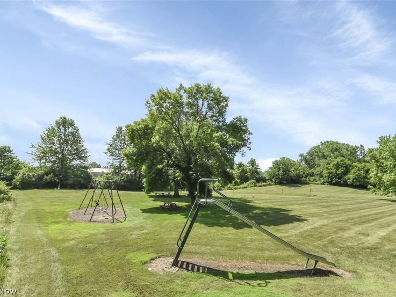 26179 Raintree Boulevard , Unit D8, Olmsted Falls, OH 44138 Photo 37