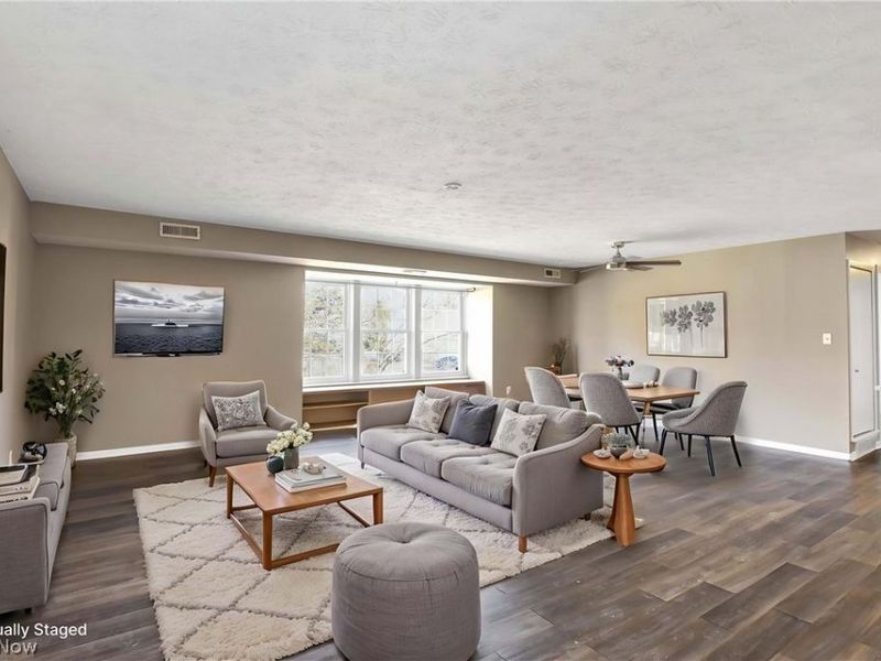 26179 Raintree Boulevard , Unit D8, Olmsted Falls, OH 44138 Photo 4