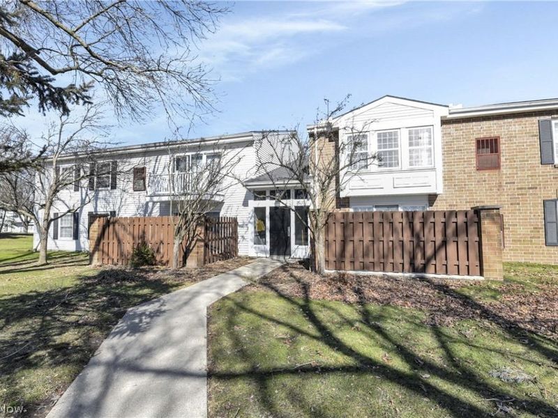 26179 Raintree Boulevard , Unit D8, Olmsted Falls, OH 44138 Photo 42