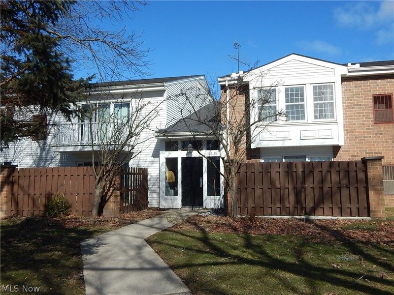 26179 Raintree Boulevard , Unit D8, Olmsted Falls, OH 44138 Photo 43