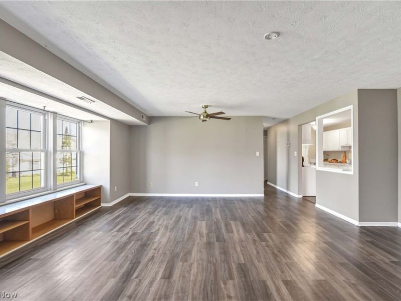 26179 Raintree Boulevard , Unit D8, Olmsted Falls, OH 44138 Photo 6