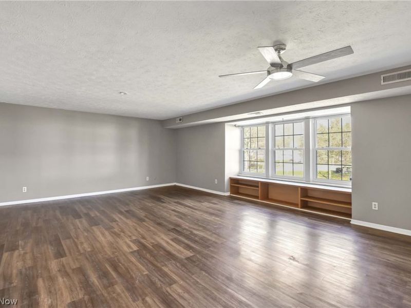 26179 Raintree Boulevard , Unit D8, Olmsted Falls, OH 44138 Photo 8