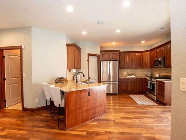 204 Cambridge Drive , West Des Moines, IA 50266