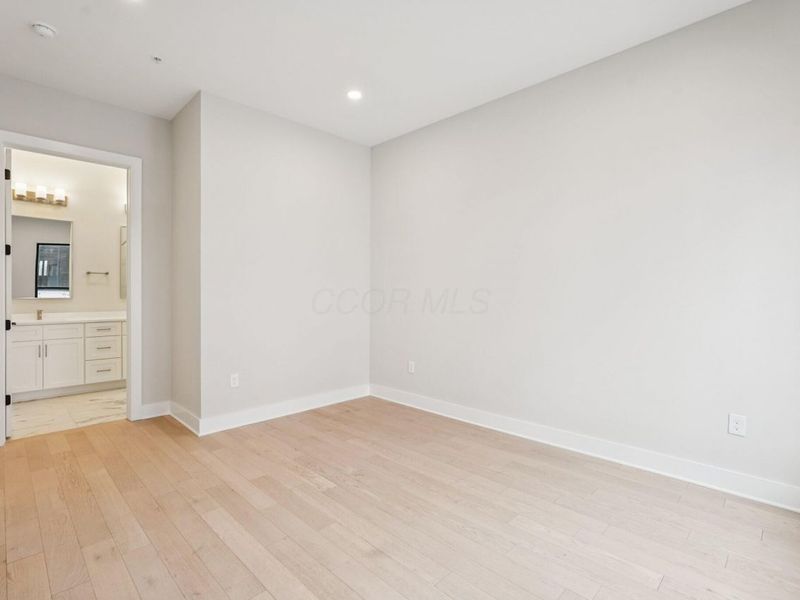 2867 Kobuk Drive , Unit 302, Columbus, OH 43228 Photo 14