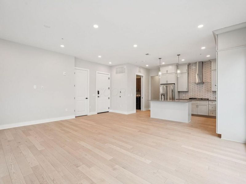 2867 Kobuk Drive , Unit 302, Columbus, OH 43228 Photo 9