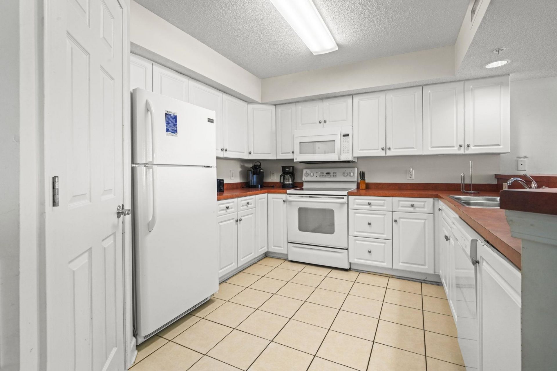 5700 N Ocean Blvd. Photo 11