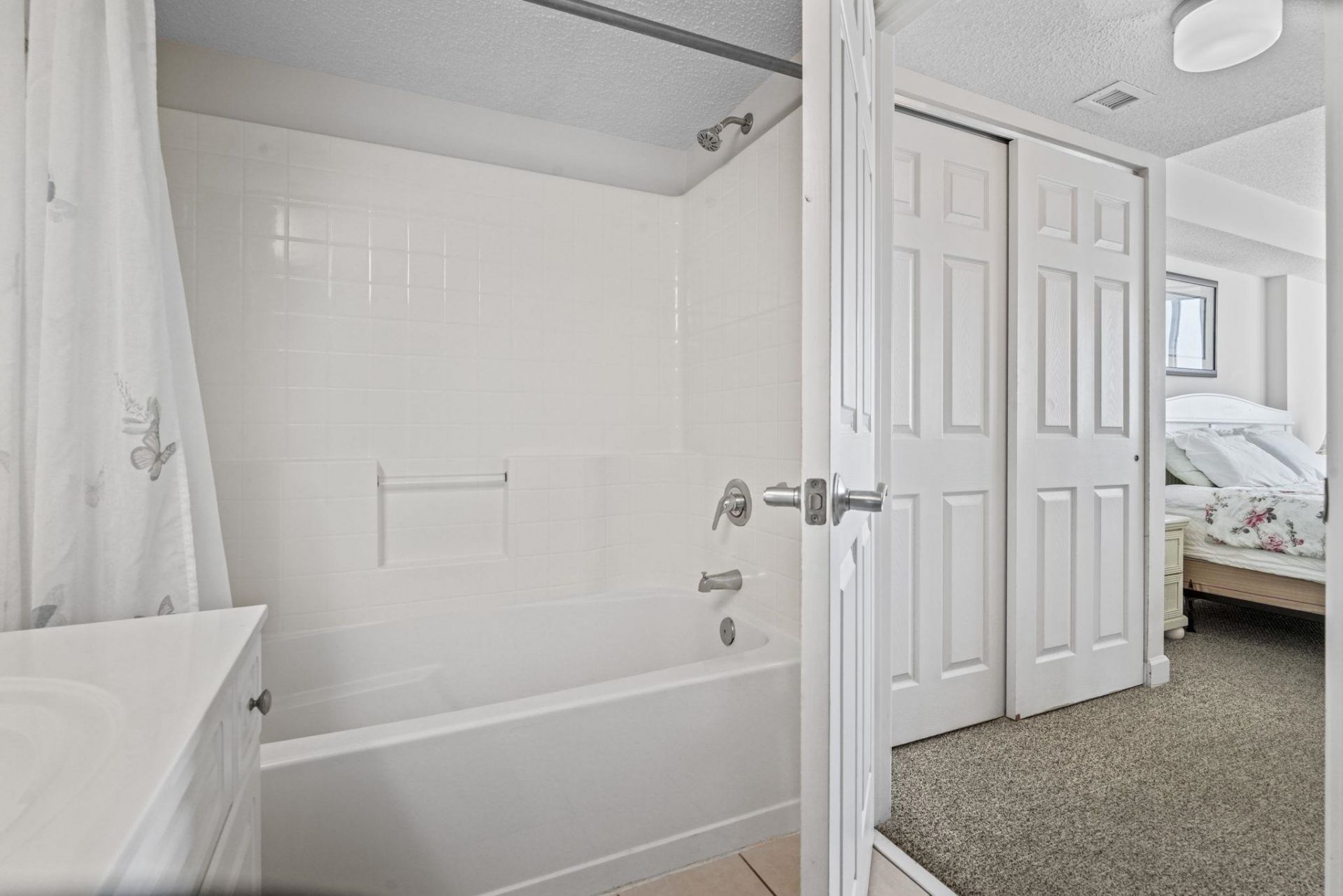 5700 N Ocean Blvd. Photo 27