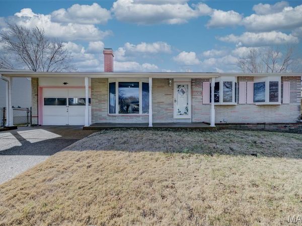 11954 Glenoak Drive, Maryland Heights, MO 63043