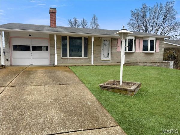 11954 Glenoak Drive , Maryland Heights, MO 63043