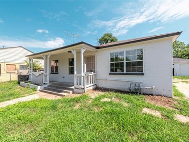 3924 Dismount Street, Dallas, TX 75211