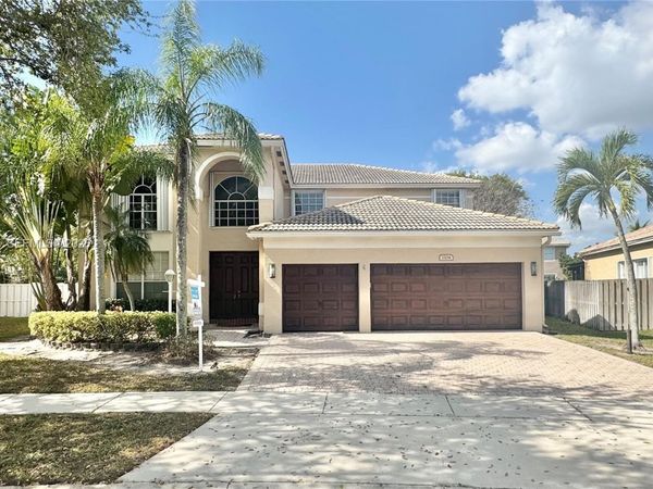 1104 NW 139th Ave , Pembroke Pines, FL 33028