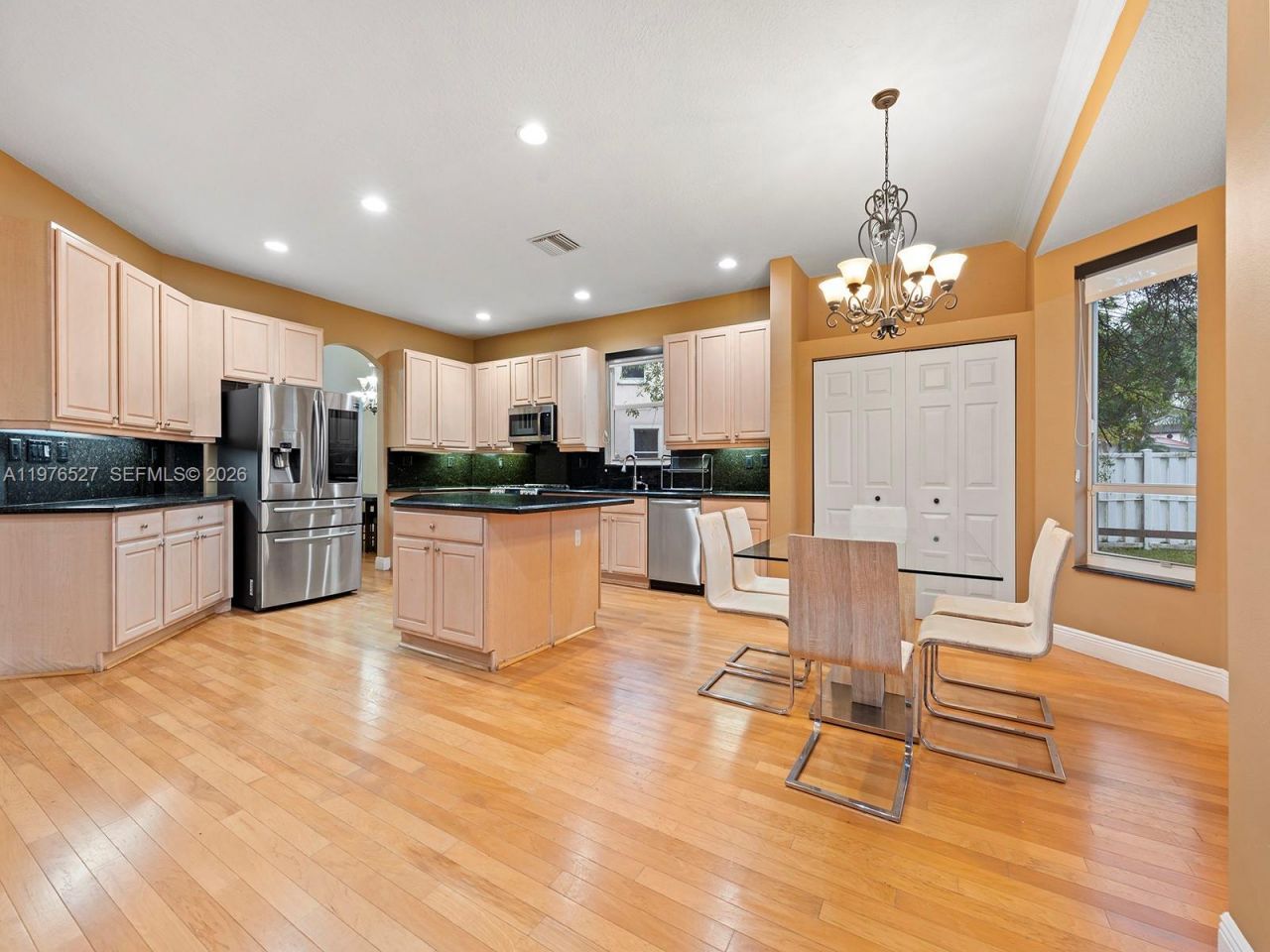 1104 NW 139th Ave , Pembroke Pines, FL 33028 Photo