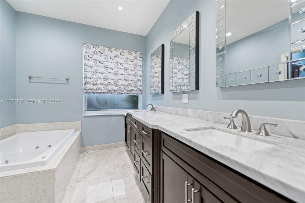 1104 NW 139th Ave , Pembroke Pines, FL 33028 Photo