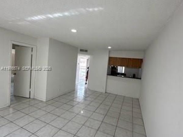 10046 Twin Lakes Dr, Unit 6-L, Coral Springs, FL 33071