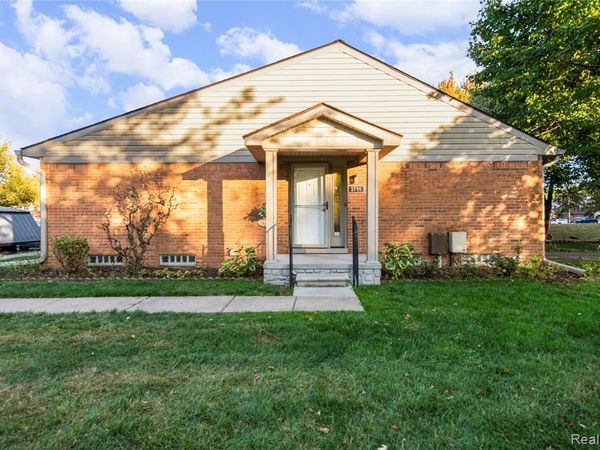 3711 Old Creek Road, Troy, MI 48084