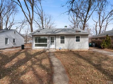 10040 Albany Street, Oak Park, MI 48237