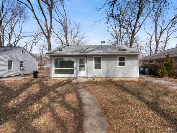 10040 Albany Street, Oak Park, MI 48237