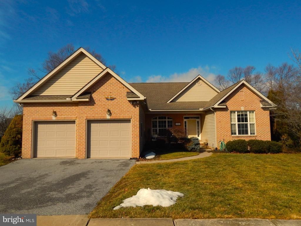 1216 WINDING OAK DRIVE , YORK, PA 17403