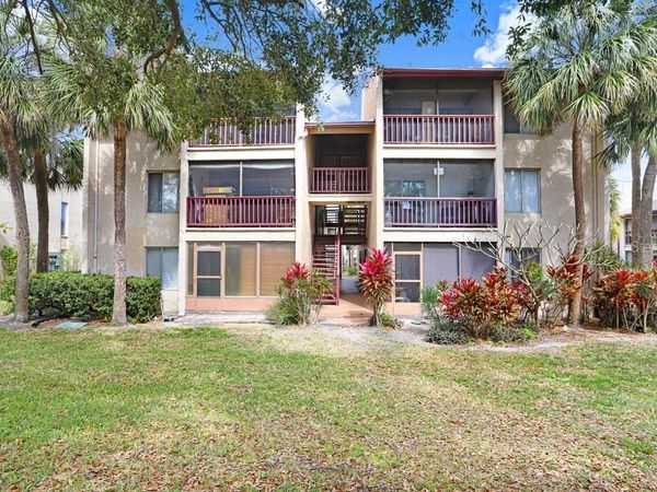 8605 HURON COURT , Unit 33, TAMPA, FL 33614