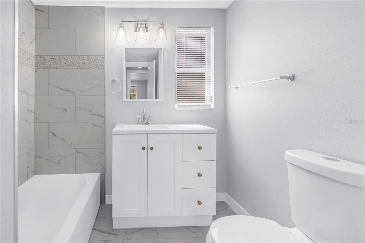 2112 Hopkins Drive W, Bradenton, FL 34207 Photo