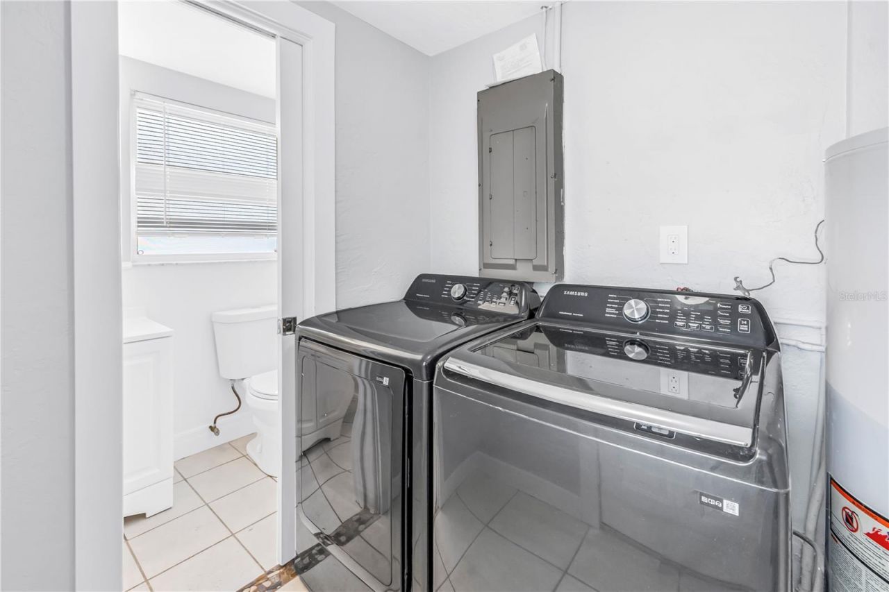 2112 Hopkins Drive W, Bradenton, FL 34207 Photo