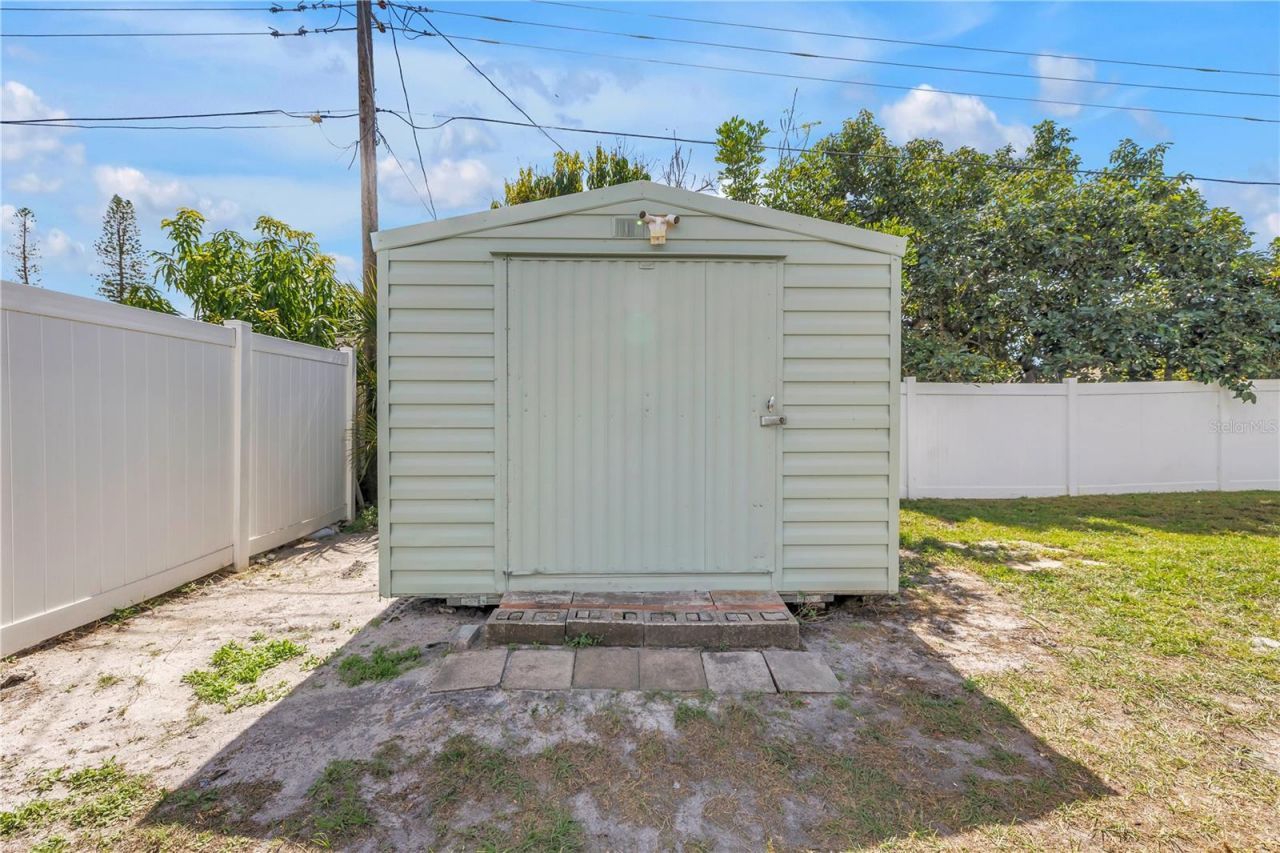 2112 Hopkins Drive W, Bradenton, FL 34207 Photo