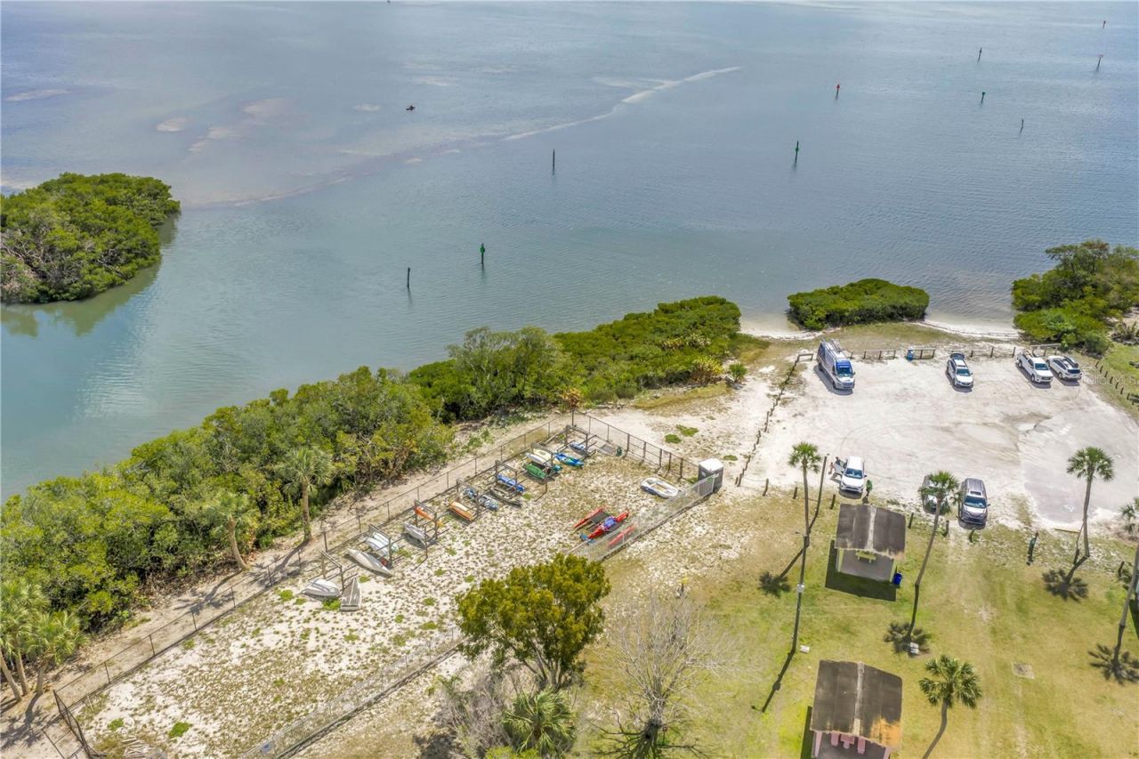 2112 Hopkins Drive W, Bradenton, FL 34207 Photo