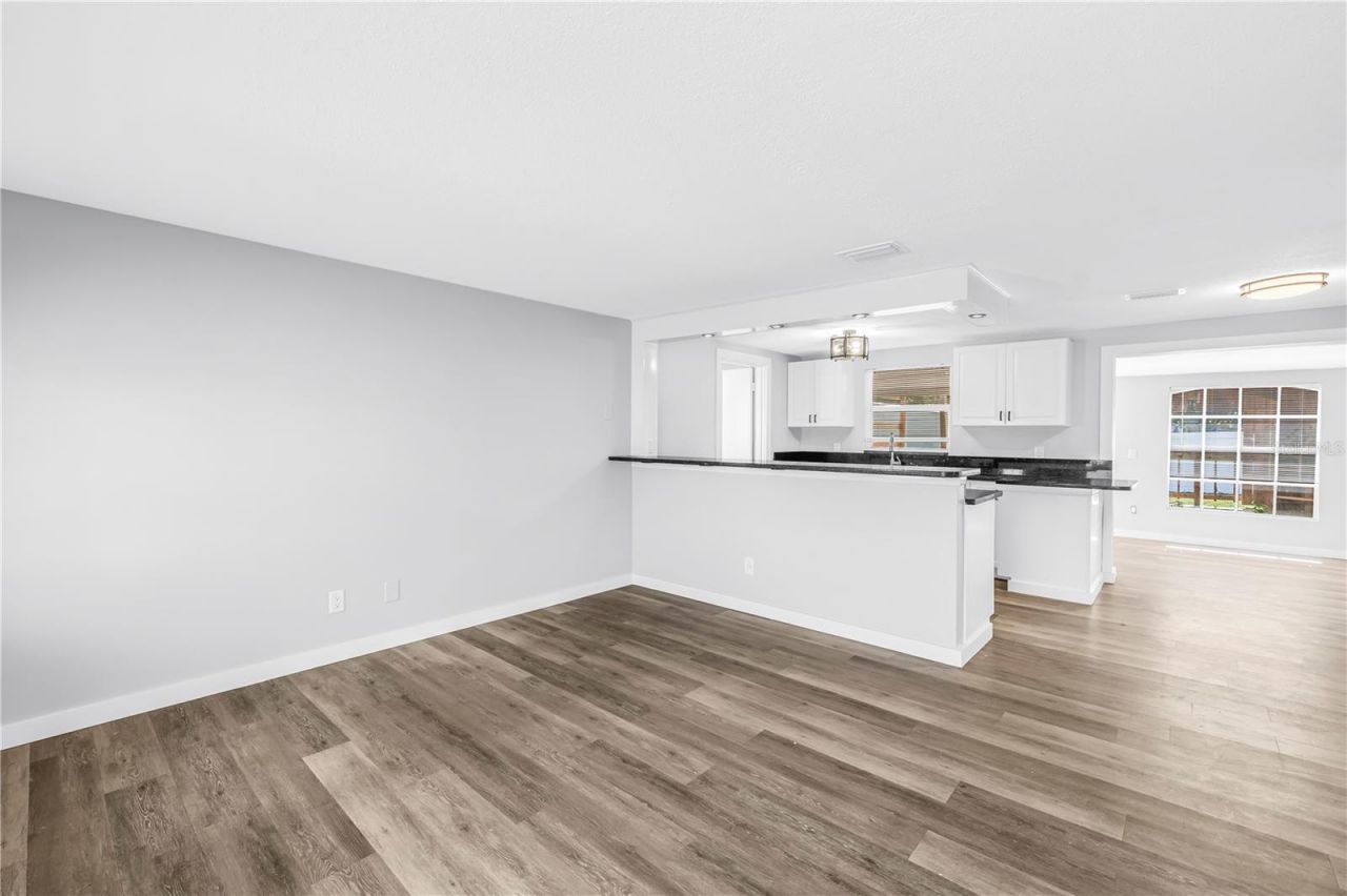 2112 Hopkins Drive W, Bradenton, FL 34207 Photo