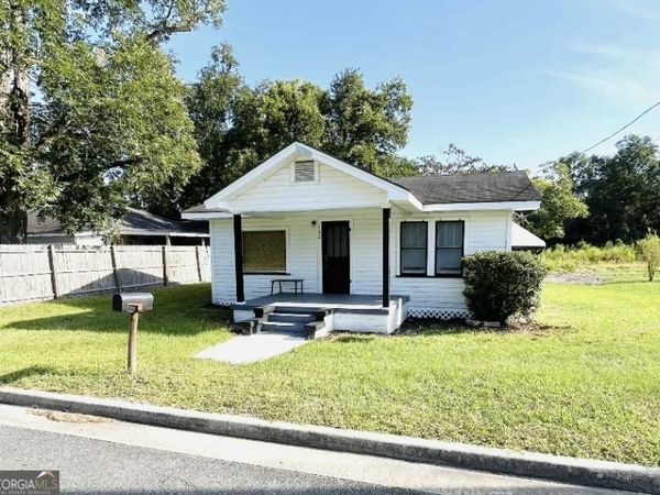 702 E Waring Street E, Waycross, GA 31502