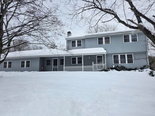 232 School St, Groveland, MA 01834