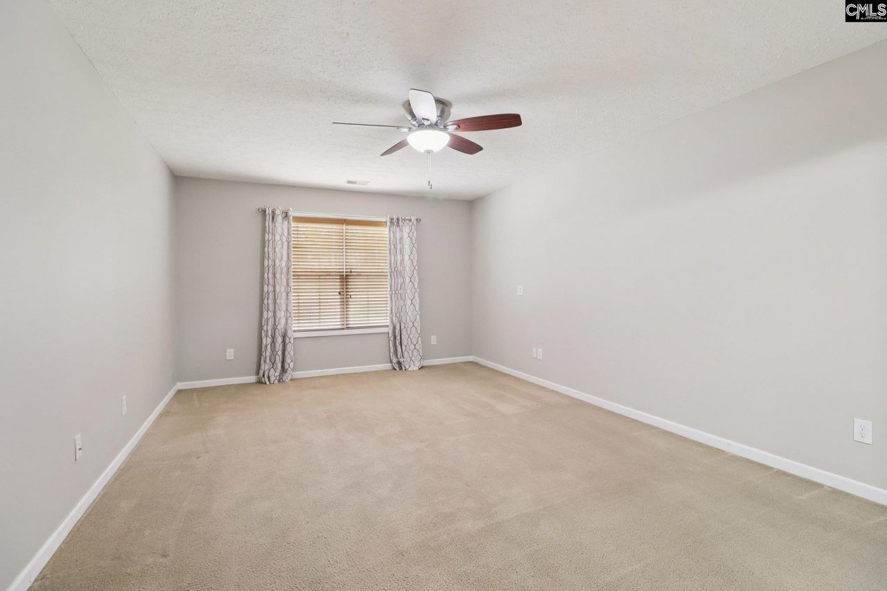 109 Dutch Oaks Drive  Photo 11