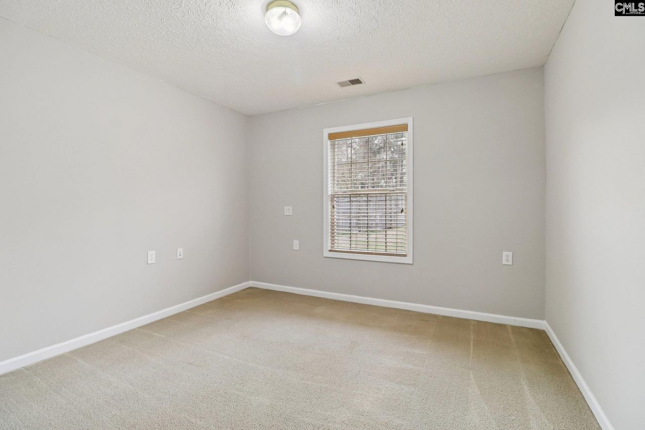 109 Dutch Oaks Drive  Photo 25