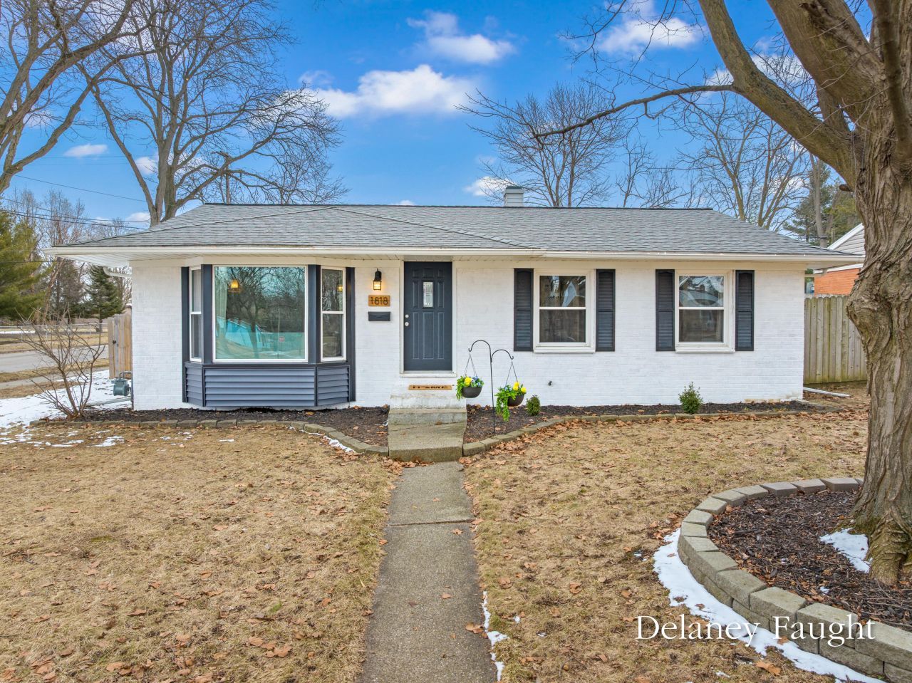 1818 Carlton Avenue Ne, Grand Rapids, MI 49505 Main Photo