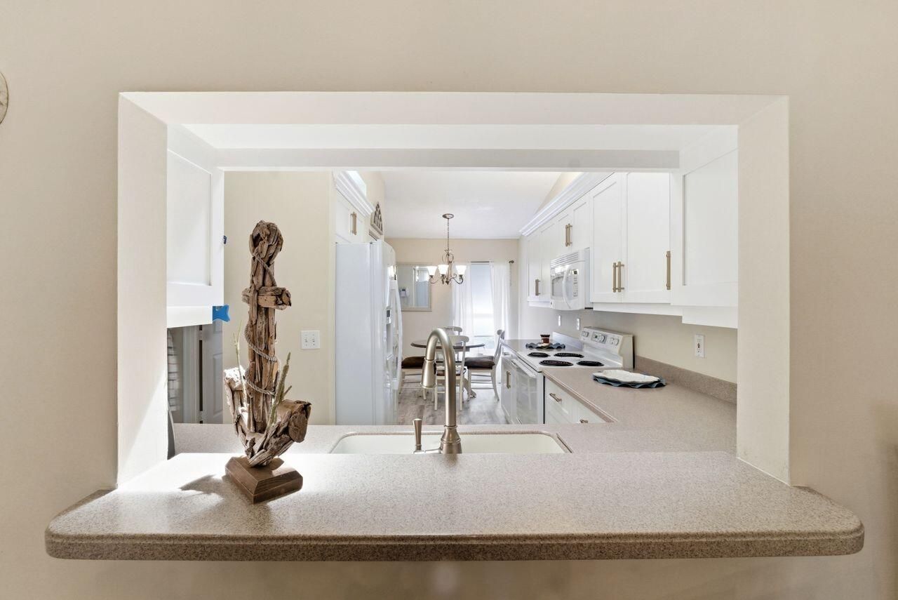 33 Sausalito Drive, Boynton Beach, FL 33436 Photo