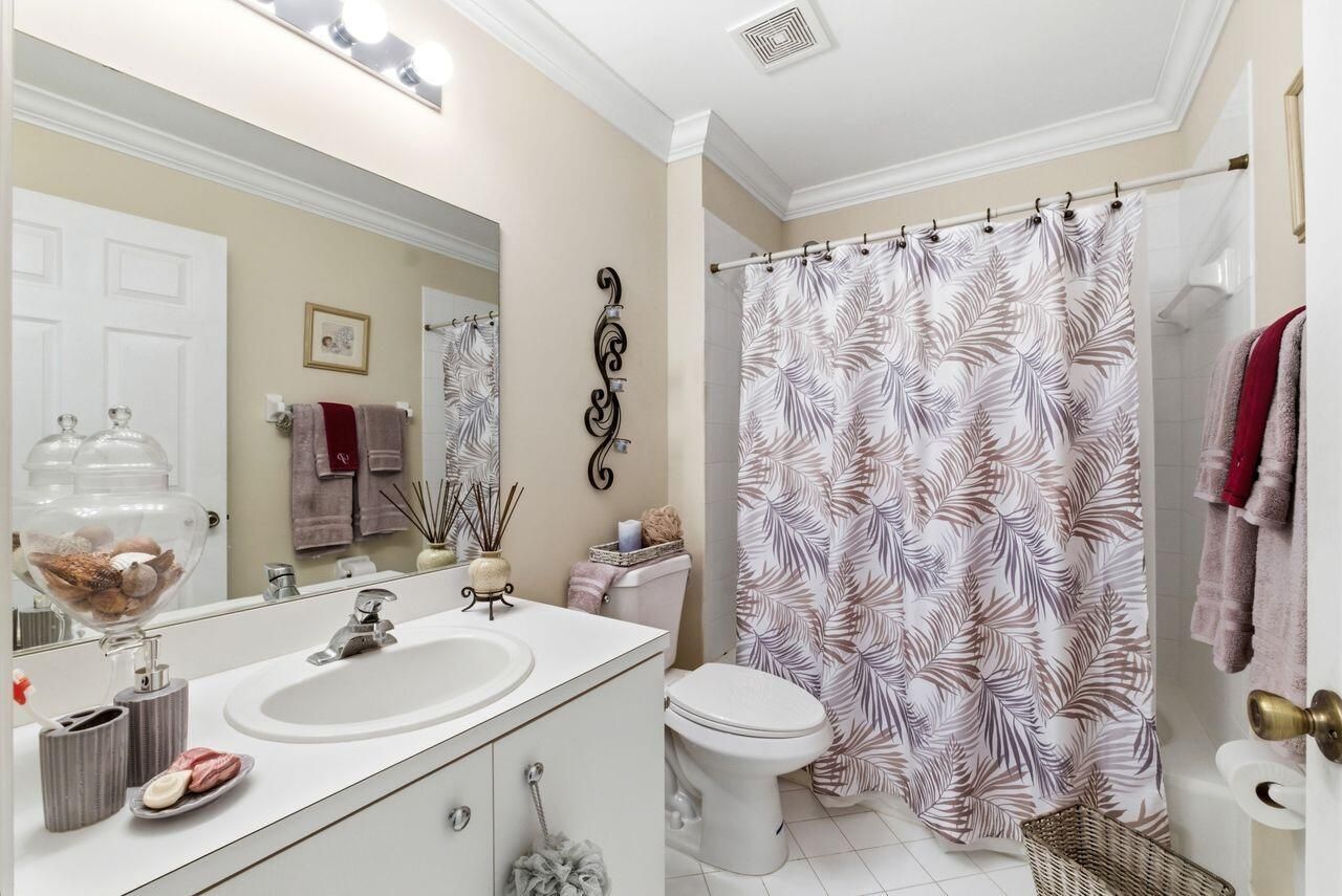 33 Sausalito Drive, Boynton Beach, FL 33436 Photo