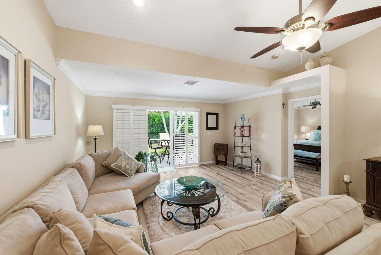 33 Sausalito Drive, Boynton Beach, FL 33436 Photo