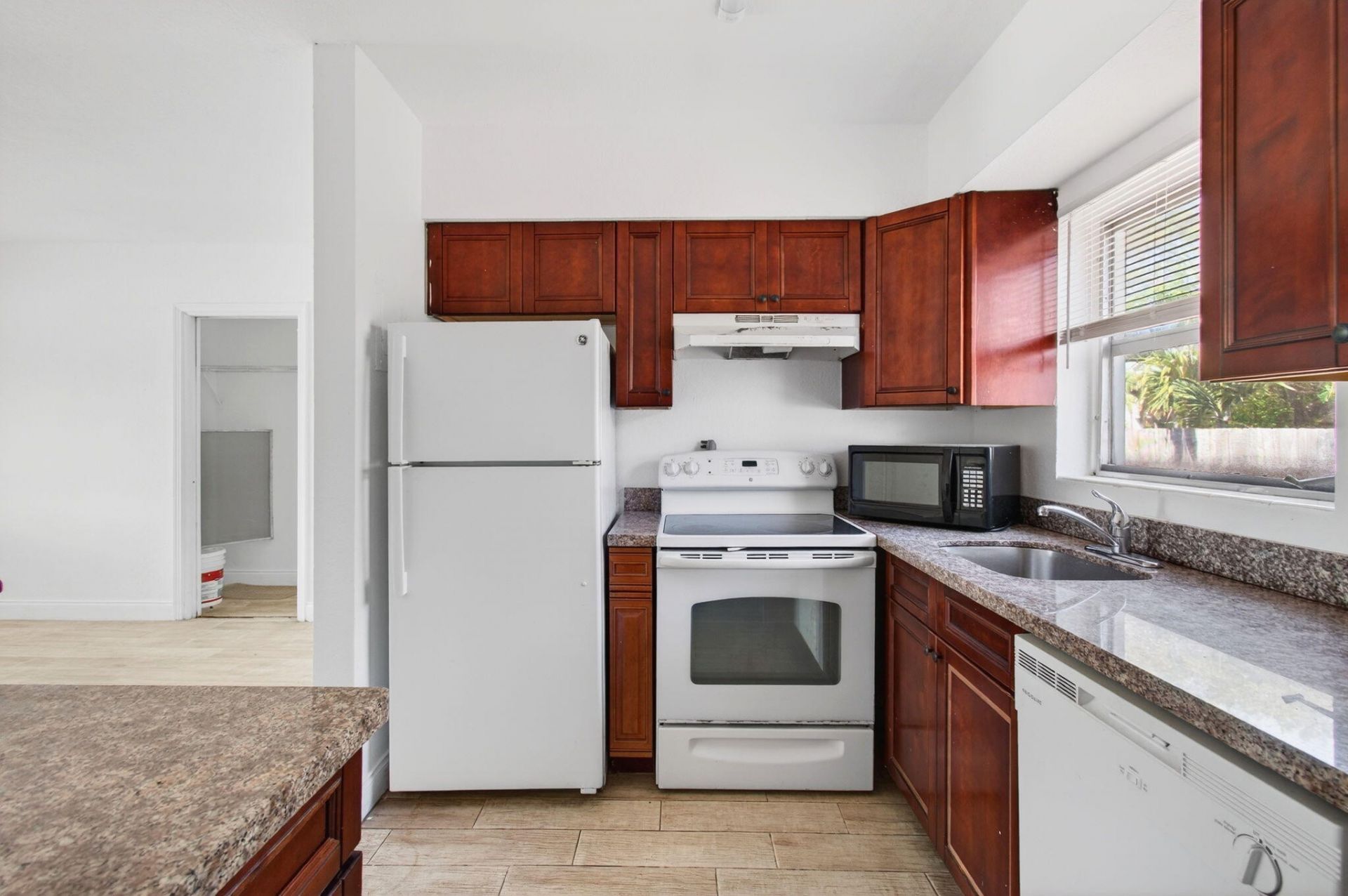 512 N 9th Avenue N, Lake Worth Beach, FL 33460 Photo