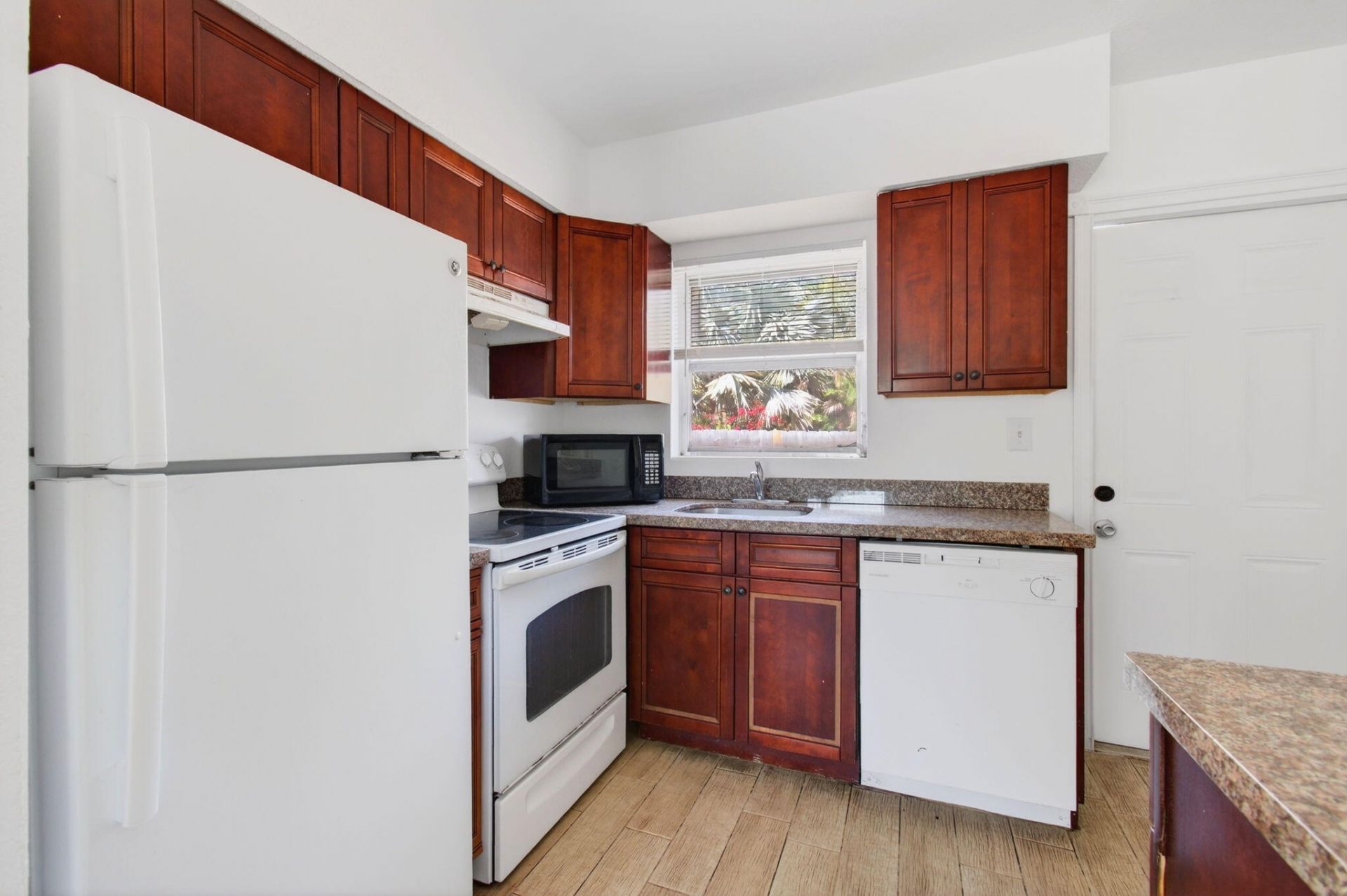 512 N 9th Avenue N, Lake Worth Beach, FL 33460 Photo