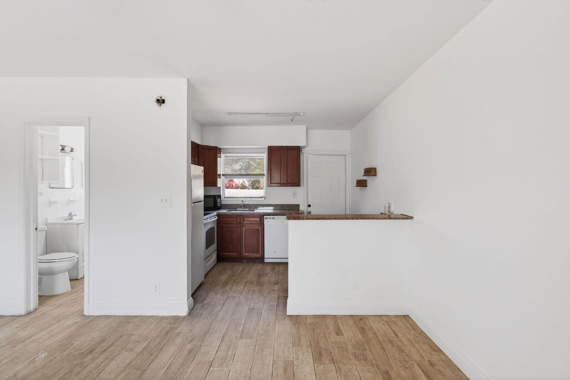 512 N 9th Avenue N, Lake Worth Beach, FL 33460 Photo