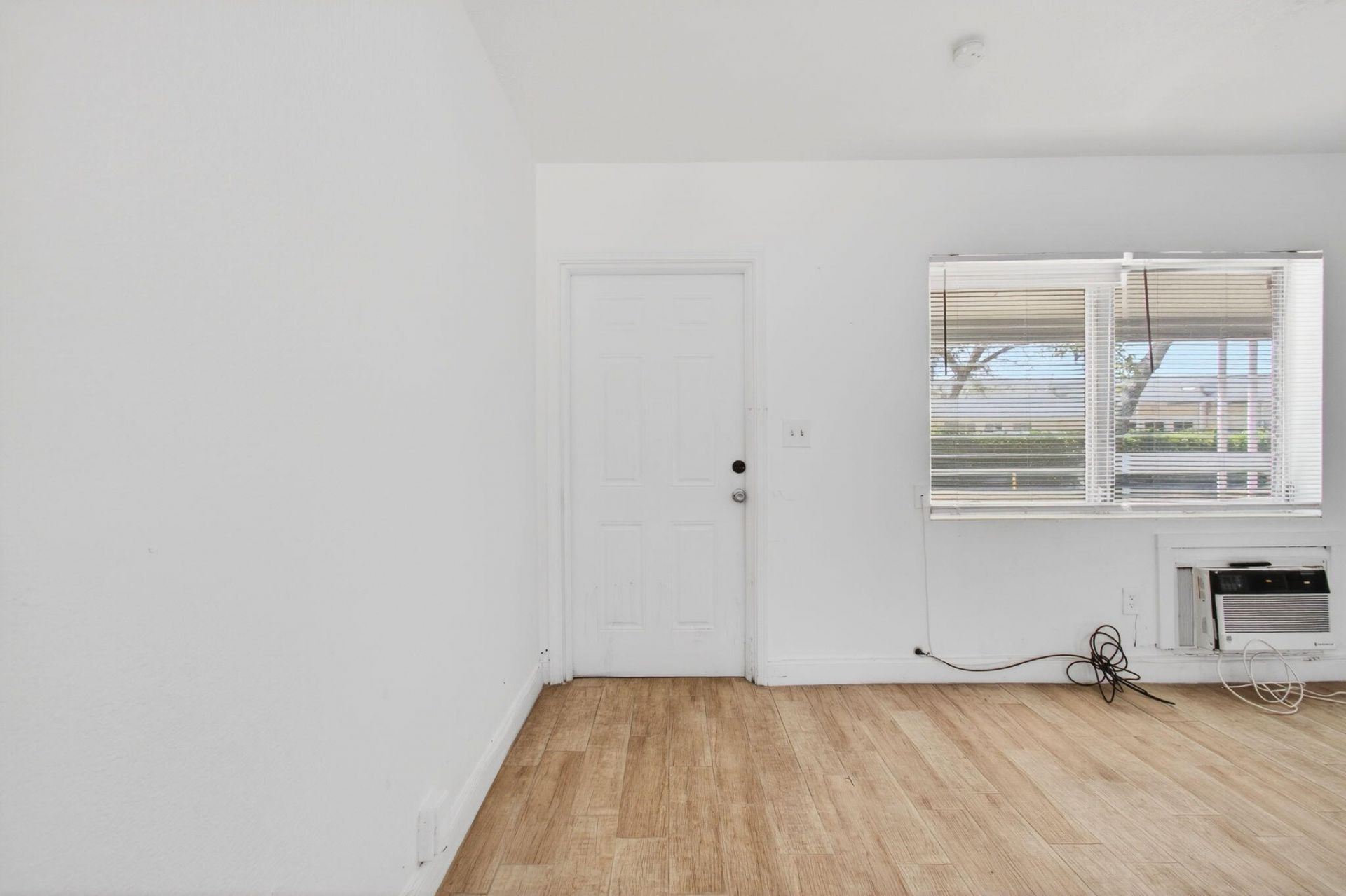 512 N 9th Avenue N, Lake Worth Beach, FL 33460 Photo