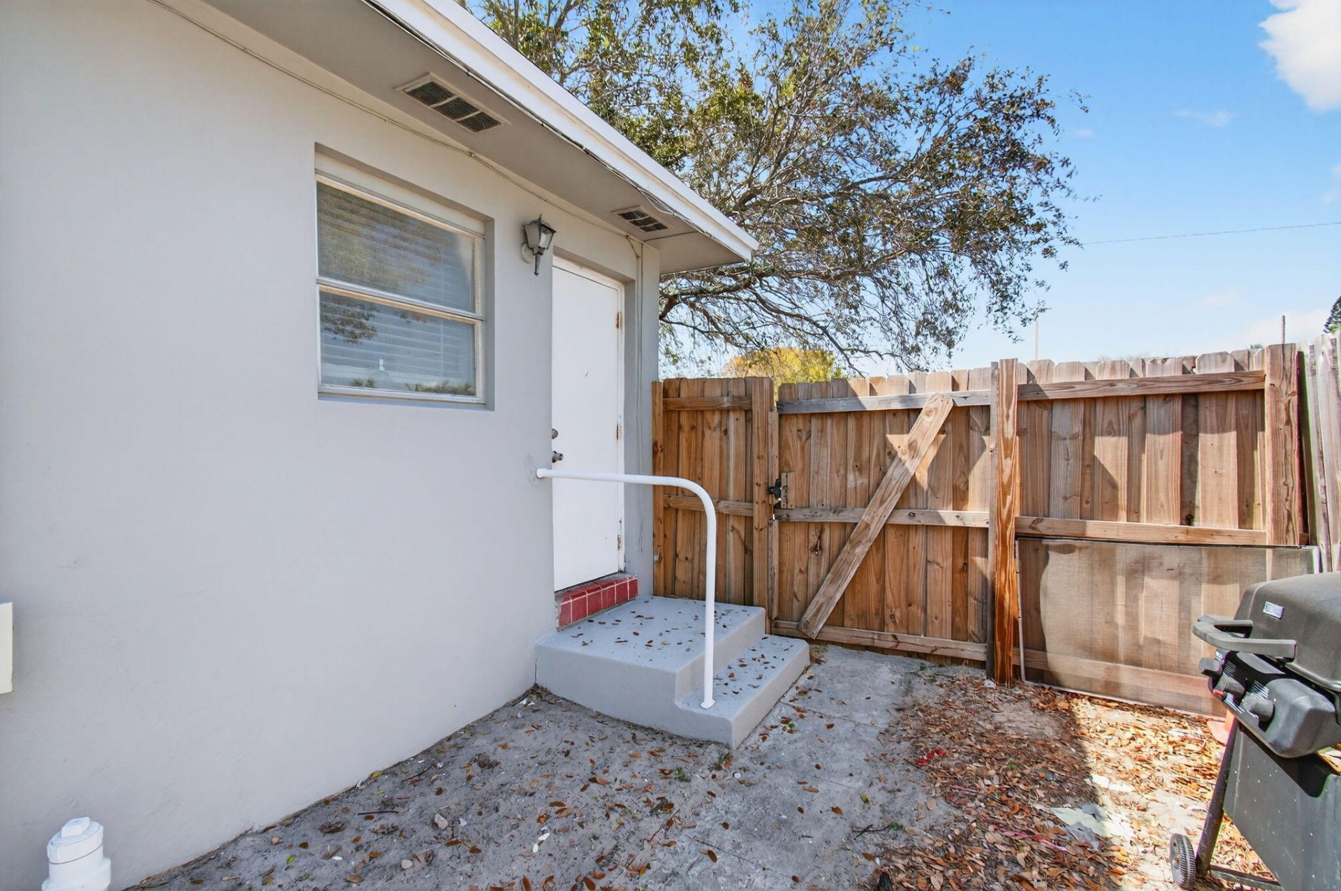 512 N 9th Avenue N, Lake Worth Beach, FL 33460 Photo