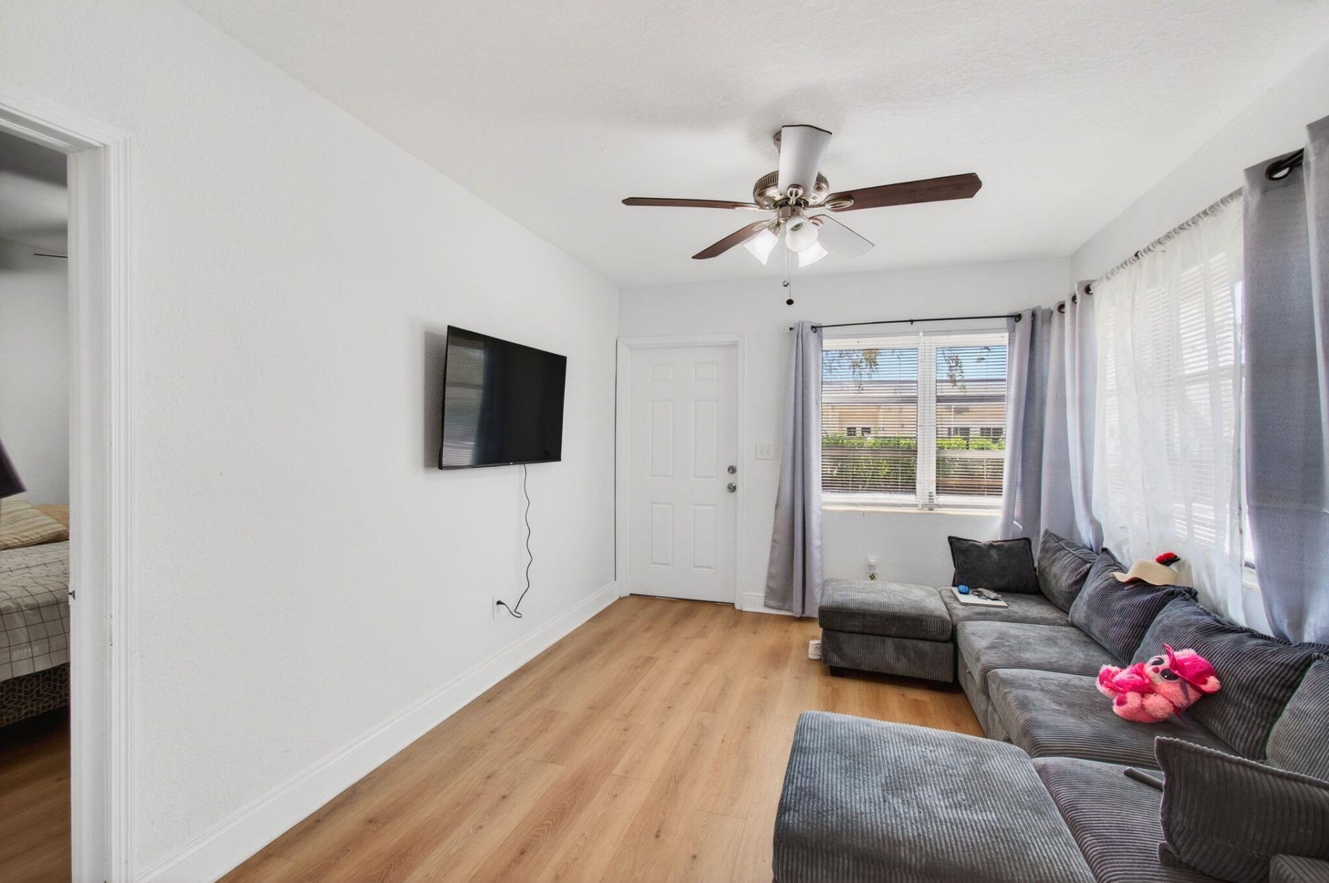 512 N 9th Avenue N, Lake Worth Beach, FL 33460 Photo