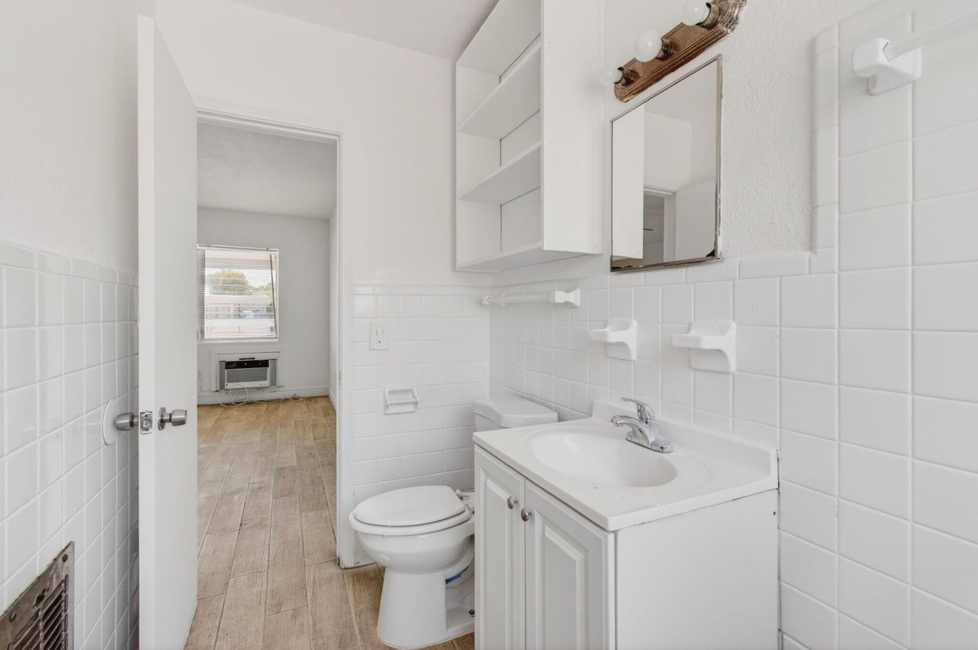 512 N 9th Avenue N, Lake Worth Beach, FL 33460 Photo