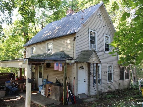 668 River Road, NEW MILFORD, NJ 07646