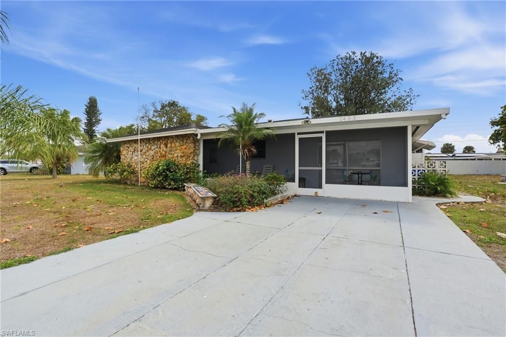 1406 Grandale St, Lehigh Acres, FL 33936 Photo