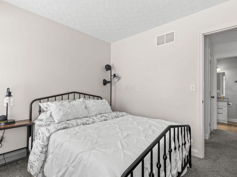 8483 Olenbrook Drive, Lewis Center, OH 43035 Photo 29